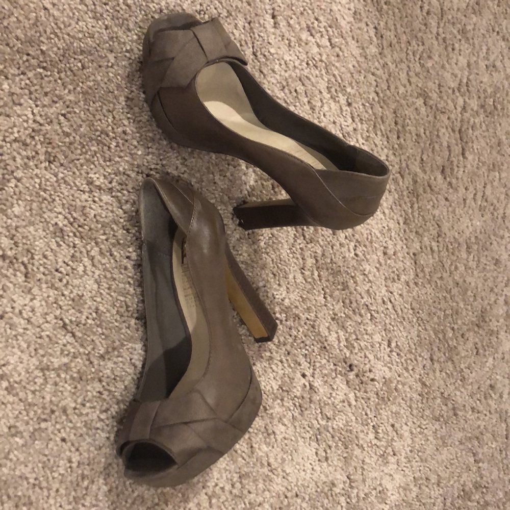 Shoes - Picture 3 of 7